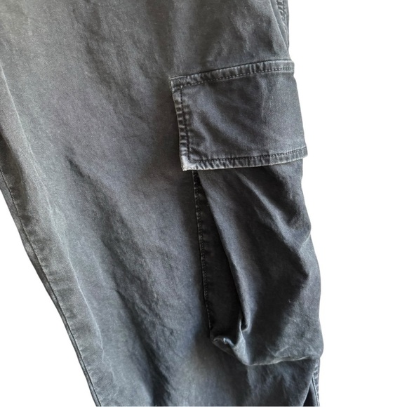 Citizens of Humanity Dillon Distressed Cargo Pants in Peppercorn - Picture 9 of 12
